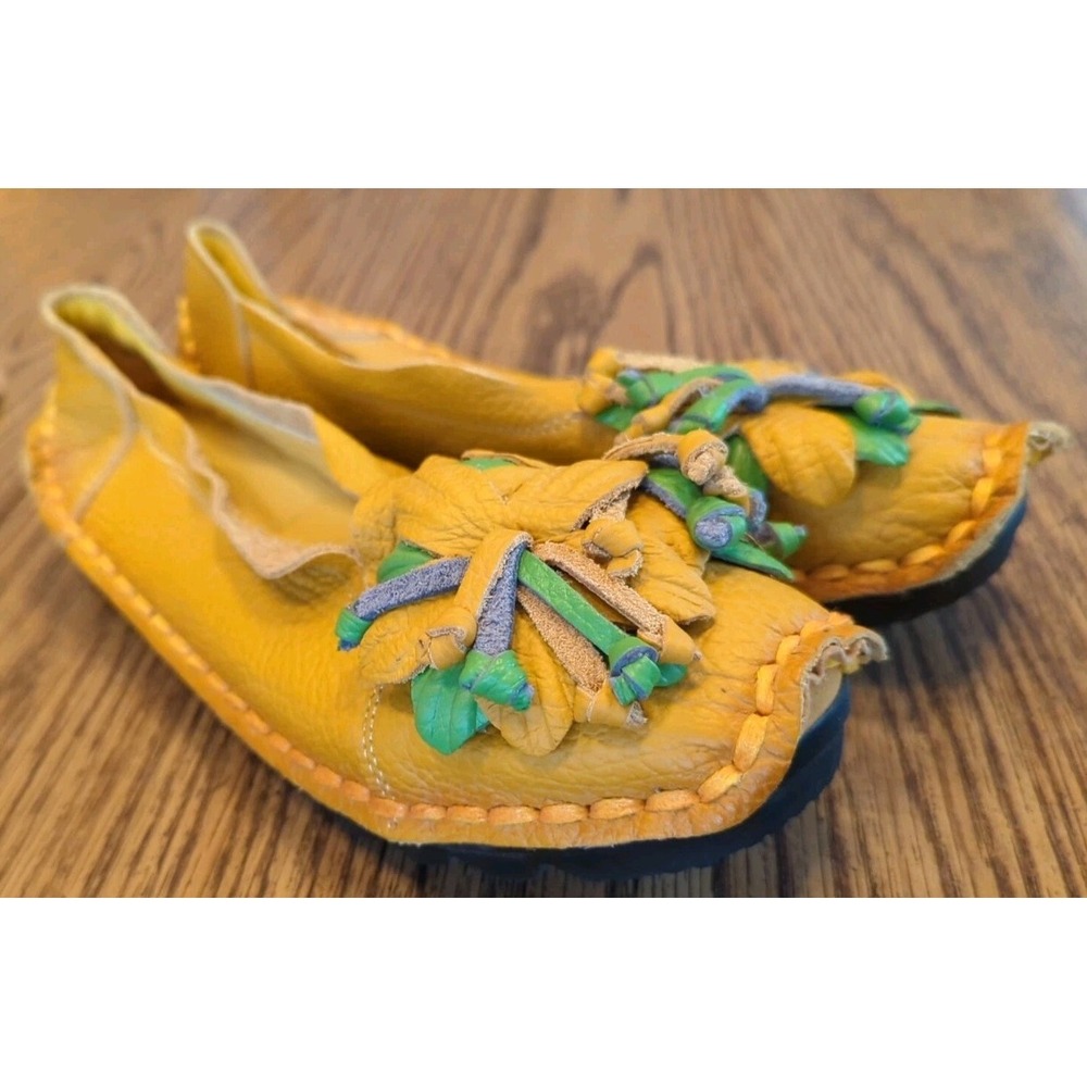 Tin Rui Shoes Womens 9 (260) Slip On Loafers Yellow Green Flowers Leather Shoes - Picture 3 of 8